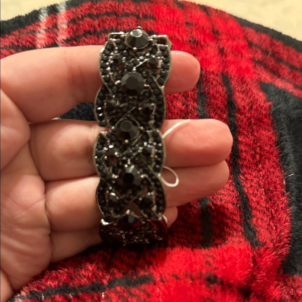 Elegant Black Beaded Bracelet